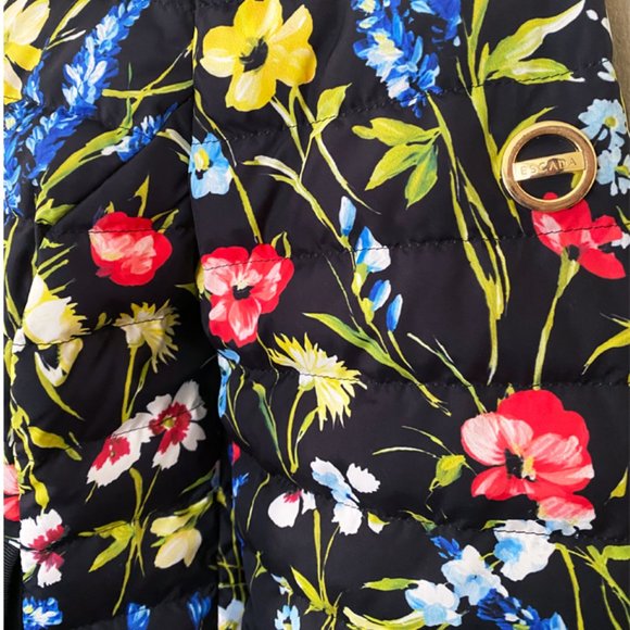 NWT ESCADA Floral Water Repellent Quilted Down Puffer Jacket Size 36 - Picture 8 of 10